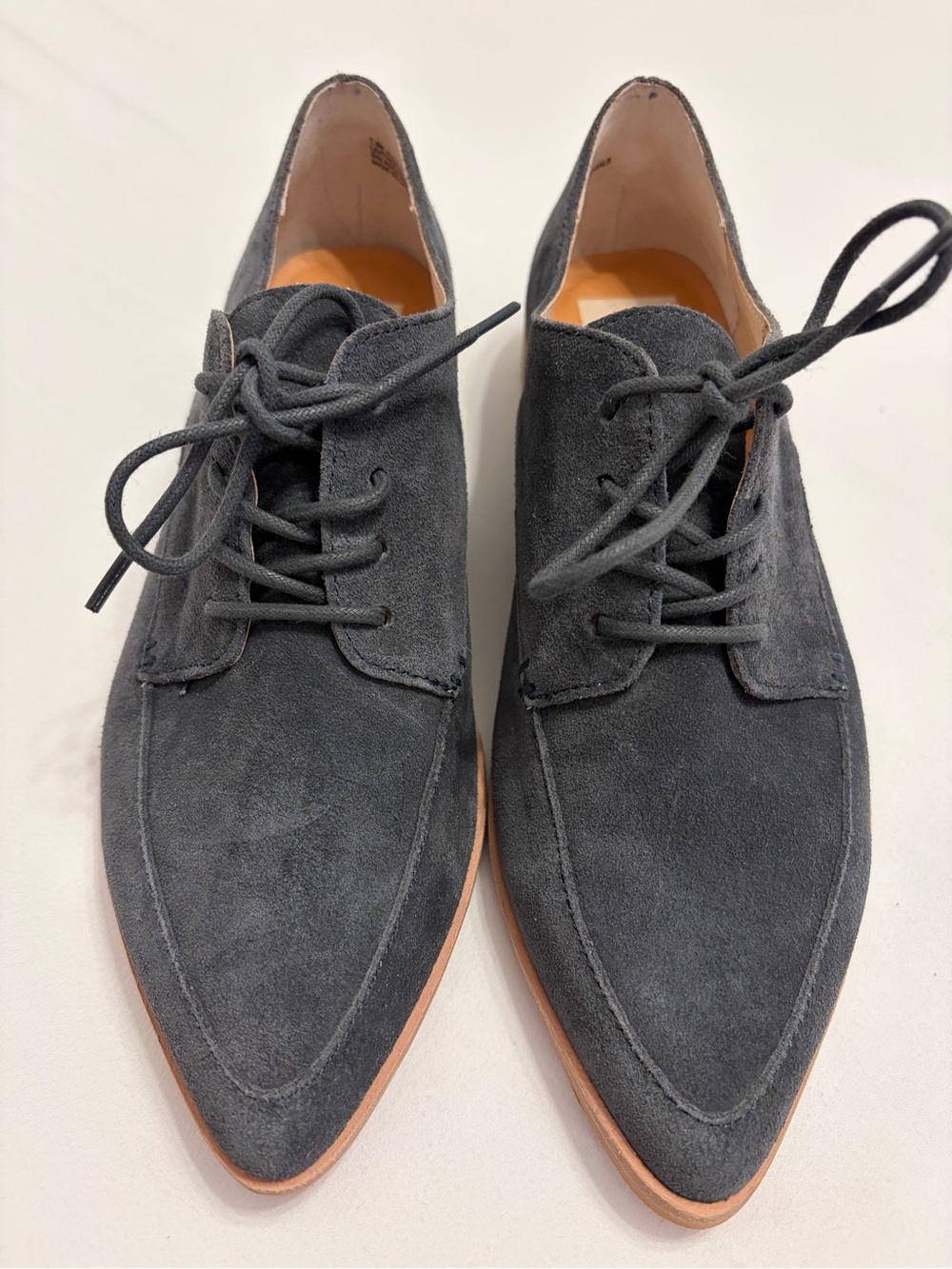 Dolce Vita women’s Grey Suede Pointed Lace-Up Oxfords - Picture 2 of 6